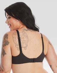 Hanes Women's Concealing Petals Wireless Bra with Convertible Straps